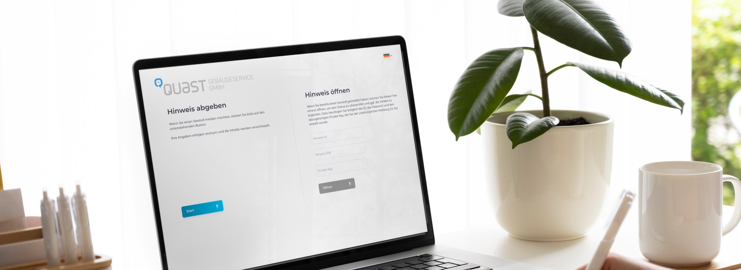Hinweisgeberschutz bei Quast Gebäudeservice – Hinweis-Formular auf dem Laptop